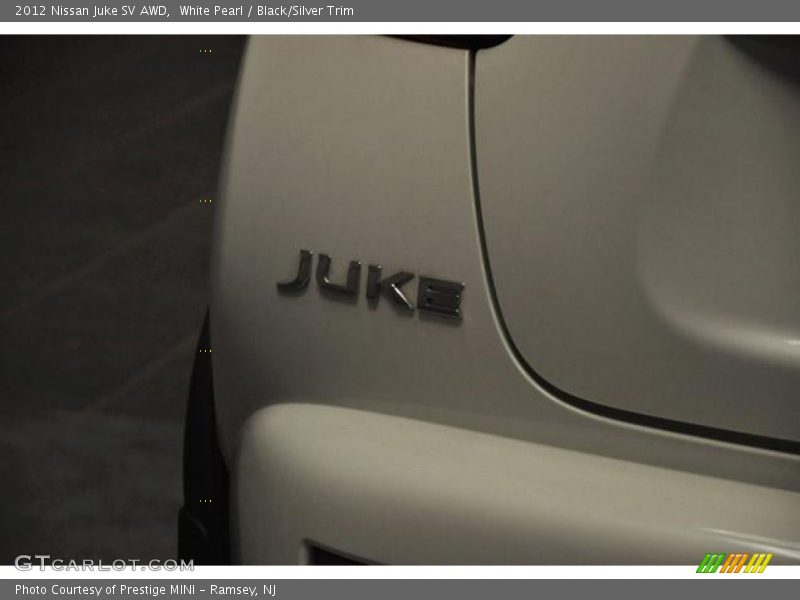 White Pearl / Black/Silver Trim 2012 Nissan Juke SV AWD