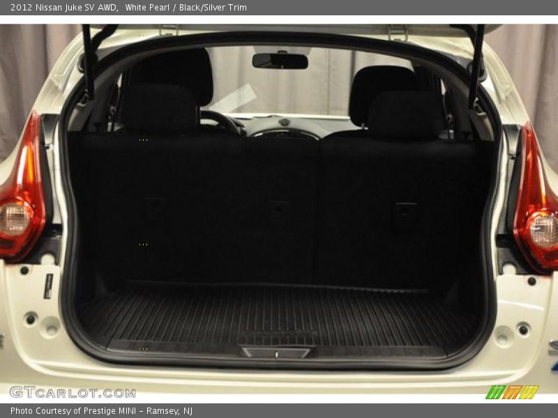 White Pearl / Black/Silver Trim 2012 Nissan Juke SV AWD