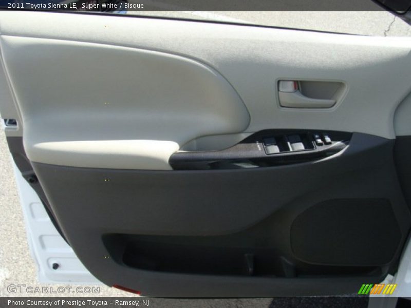 Super White / Bisque 2011 Toyota Sienna LE