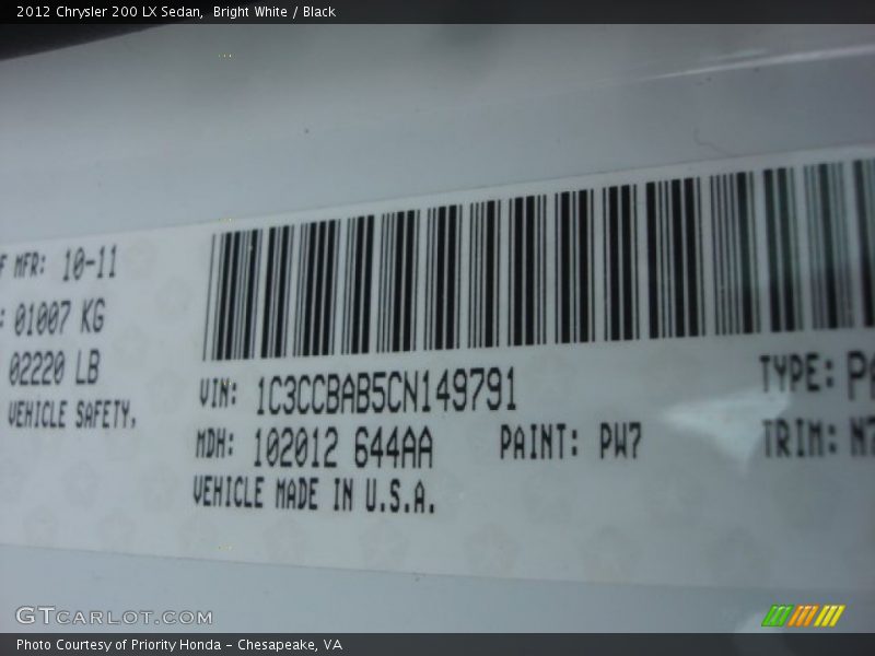 Bright White / Black 2012 Chrysler 200 LX Sedan