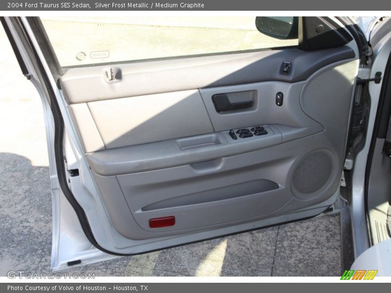 Silver Frost Metallic / Medium Graphite 2004 Ford Taurus SES Sedan