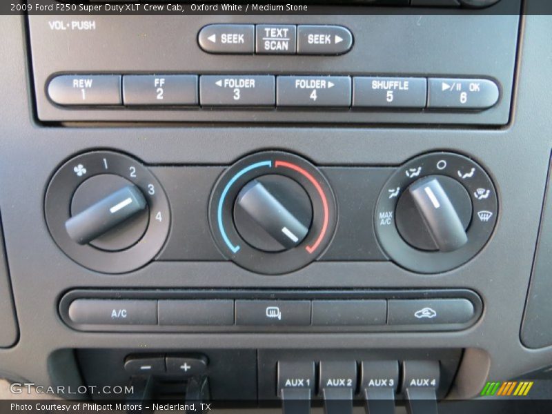 Controls of 2009 F250 Super Duty XLT Crew Cab