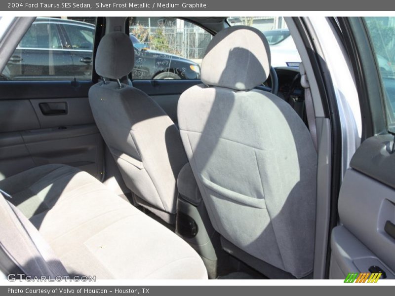 Silver Frost Metallic / Medium Graphite 2004 Ford Taurus SES Sedan