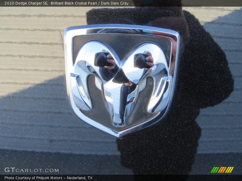 Brilliant Black Crystal Pearl / Dark Slate Gray 2010 Dodge Charger SE