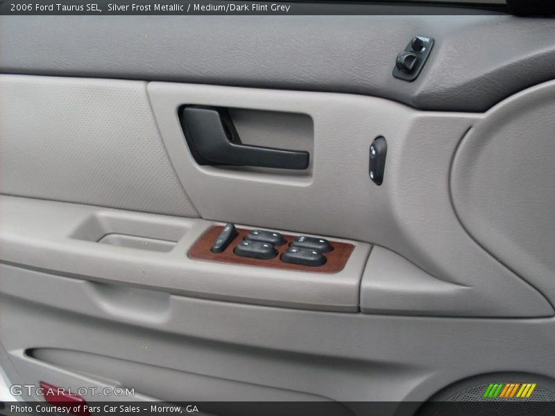 Silver Frost Metallic / Medium/Dark Flint Grey 2006 Ford Taurus SEL