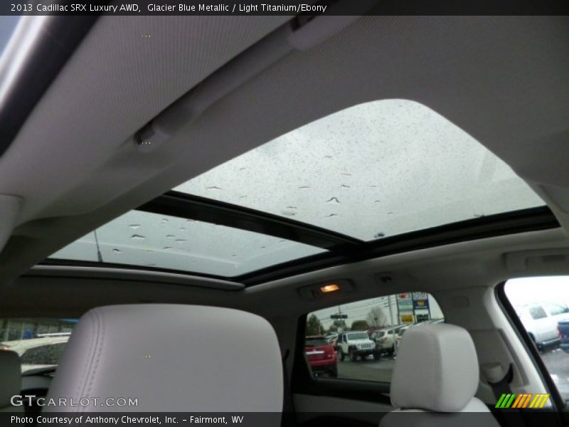 Sunroof of 2013 SRX Luxury AWD