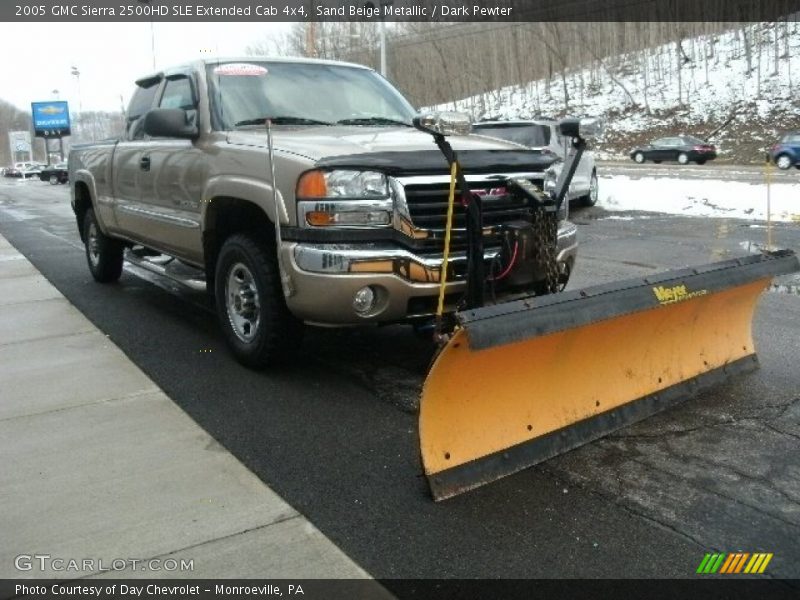 Sand Beige Metallic / Dark Pewter 2005 GMC Sierra 2500HD SLE Extended Cab 4x4