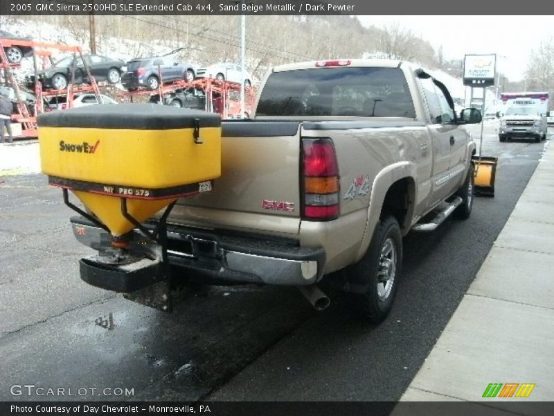 Sand Beige Metallic / Dark Pewter 2005 GMC Sierra 2500HD SLE Extended Cab 4x4