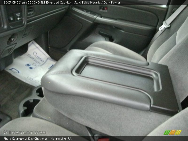 Sand Beige Metallic / Dark Pewter 2005 GMC Sierra 2500HD SLE Extended Cab 4x4