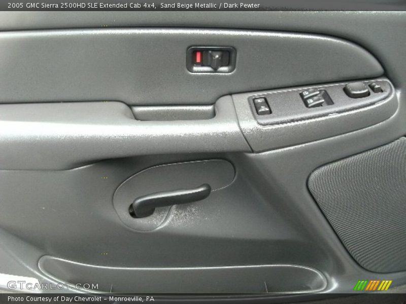 Sand Beige Metallic / Dark Pewter 2005 GMC Sierra 2500HD SLE Extended Cab 4x4