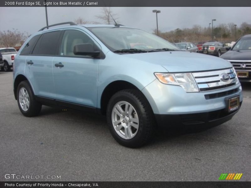 Front 3/4 View of 2008 Edge SE