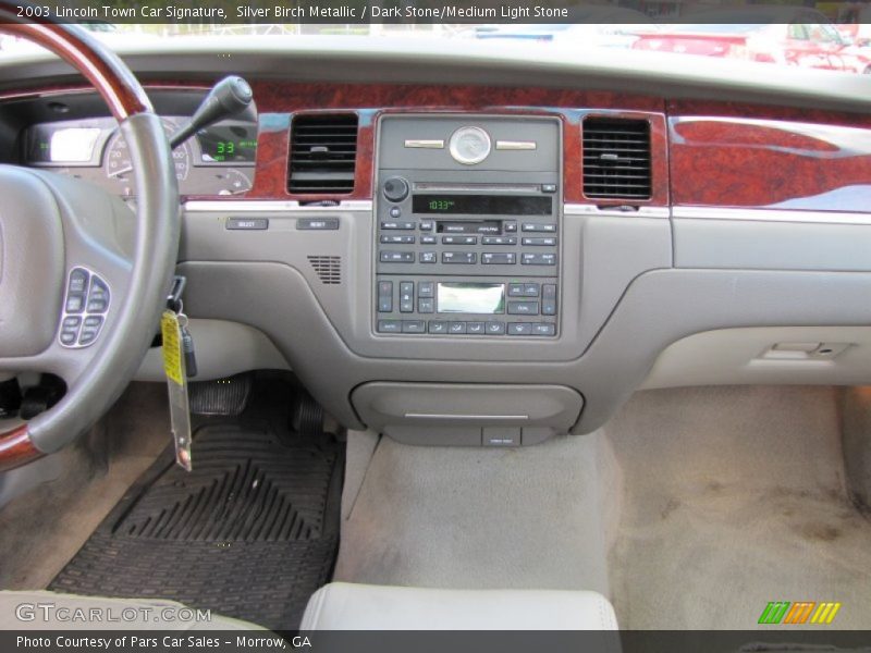 Controls of 2003 Town Car Signature