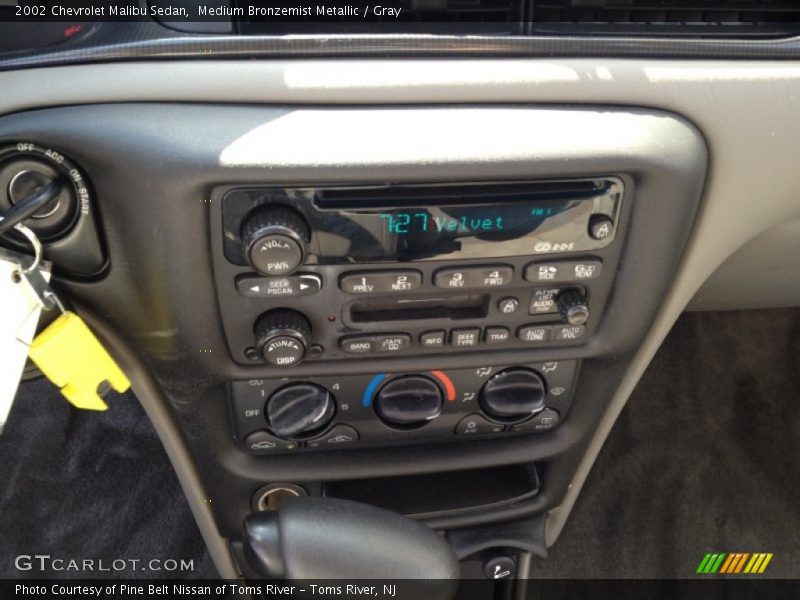 Medium Bronzemist Metallic / Gray 2002 Chevrolet Malibu Sedan
