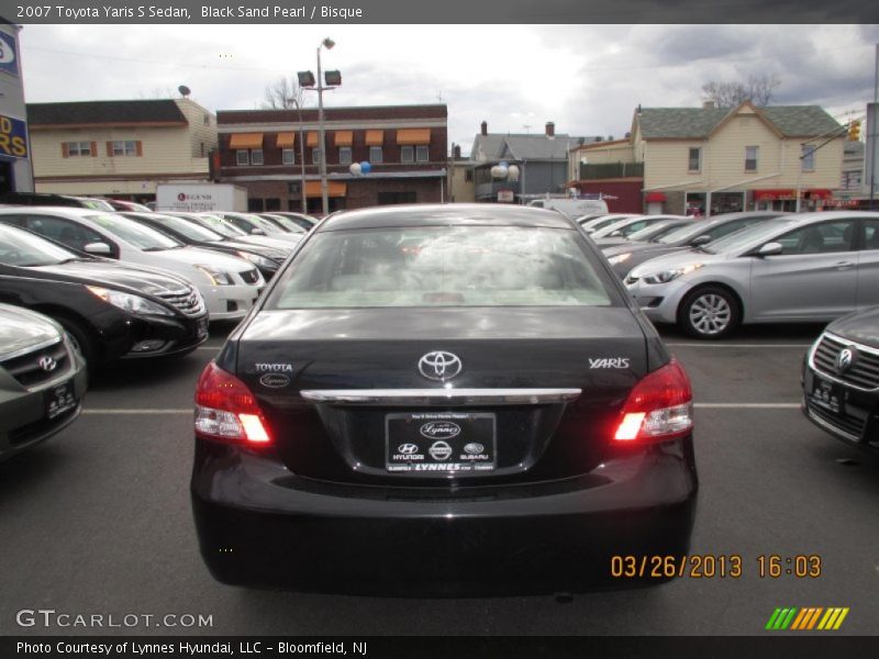 Black Sand Pearl / Bisque 2007 Toyota Yaris S Sedan