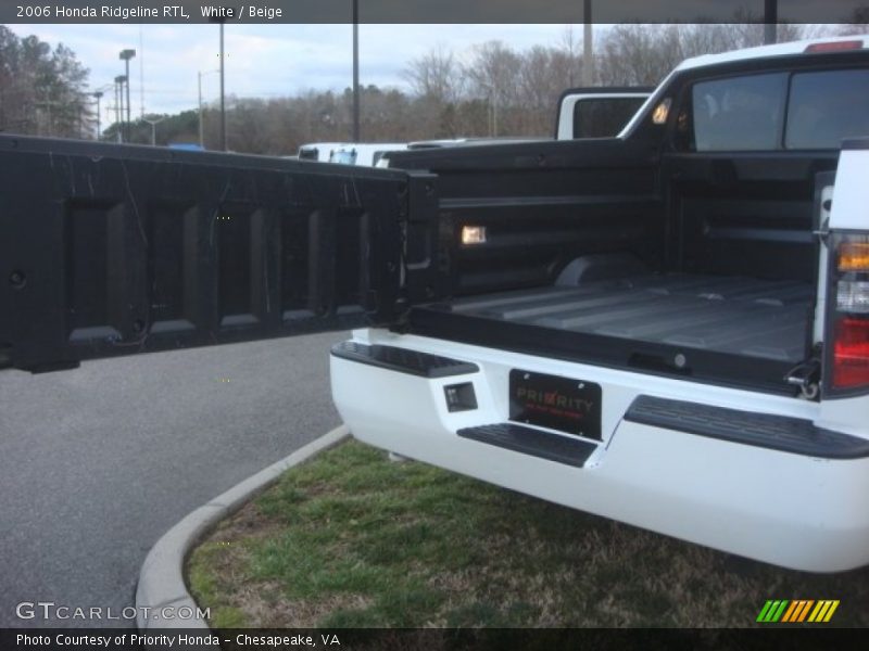 White / Beige 2006 Honda Ridgeline RTL