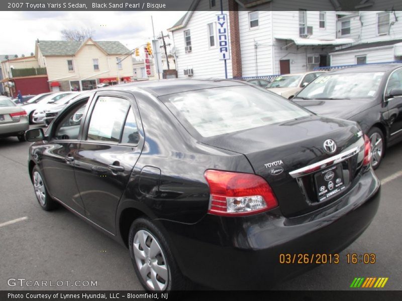 Black Sand Pearl / Bisque 2007 Toyota Yaris S Sedan