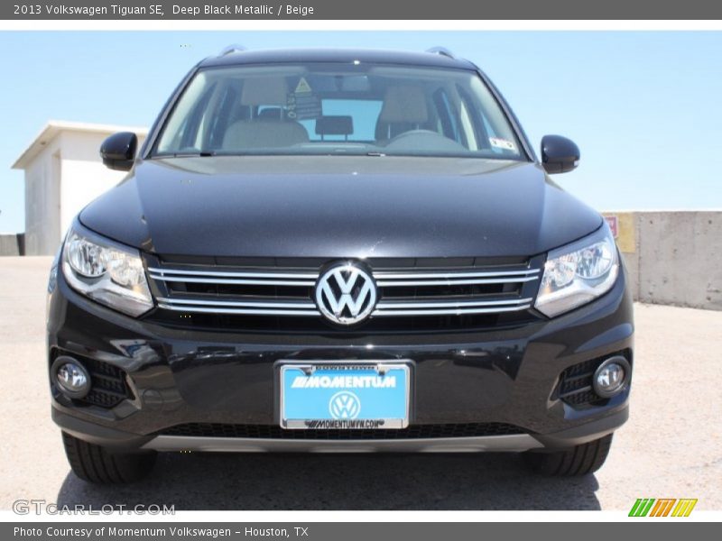 Deep Black Metallic / Beige 2013 Volkswagen Tiguan SE