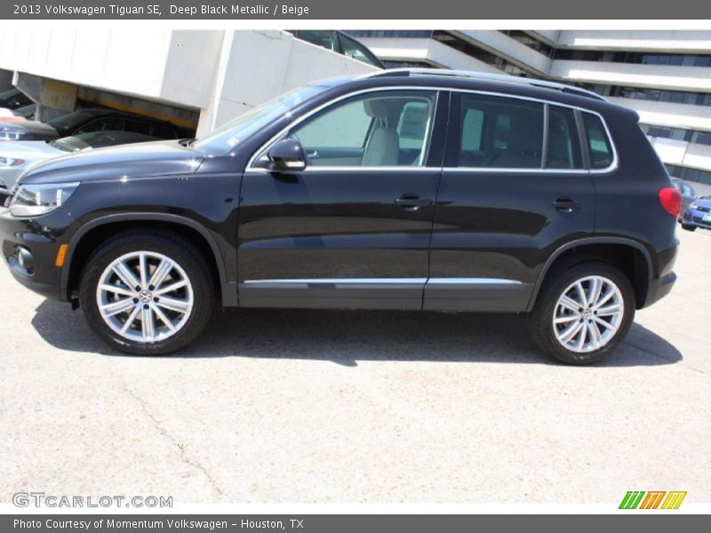 Deep Black Metallic / Beige 2013 Volkswagen Tiguan SE