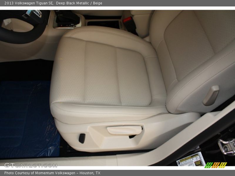 Deep Black Metallic / Beige 2013 Volkswagen Tiguan SE
