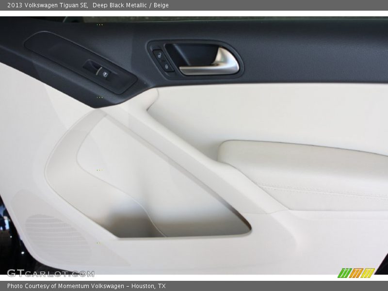 Deep Black Metallic / Beige 2013 Volkswagen Tiguan SE
