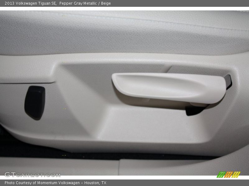 Pepper Gray Metallic / Beige 2013 Volkswagen Tiguan SE