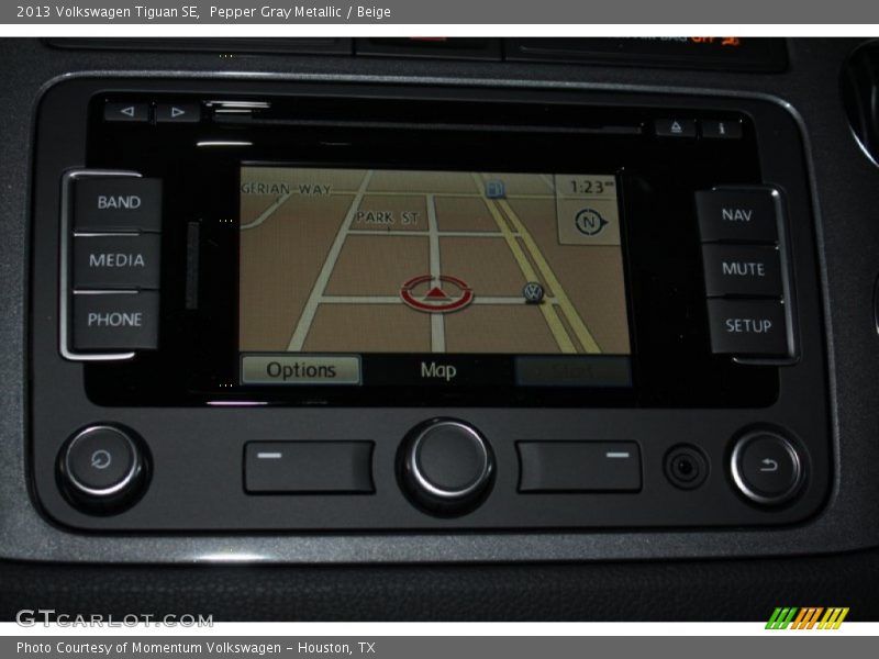 Pepper Gray Metallic / Beige 2013 Volkswagen Tiguan SE