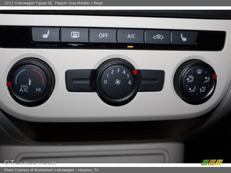 Pepper Gray Metallic / Beige 2013 Volkswagen Tiguan SE