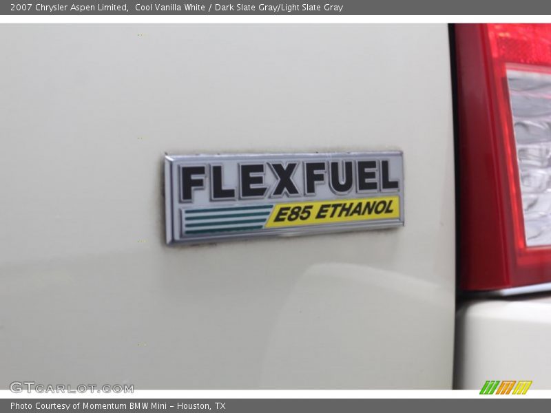 Cool Vanilla White / Dark Slate Gray/Light Slate Gray 2007 Chrysler Aspen Limited