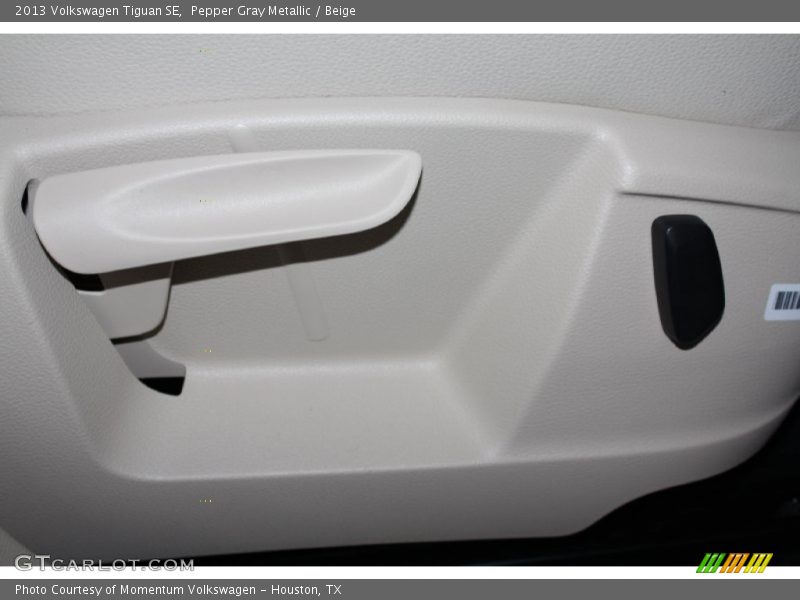 Pepper Gray Metallic / Beige 2013 Volkswagen Tiguan SE