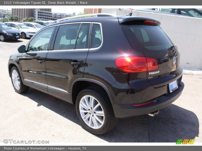 Deep Black Metallic / Black 2013 Volkswagen Tiguan SE