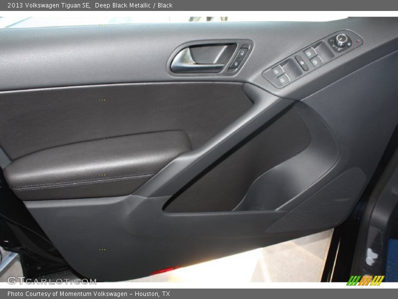 Deep Black Metallic / Black 2013 Volkswagen Tiguan SE