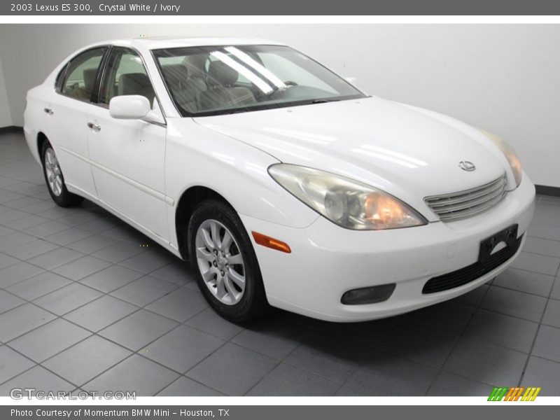 Front 3/4 View of 2003 ES 300