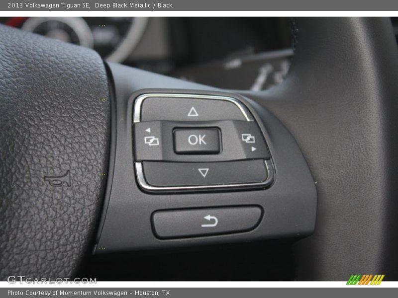 Deep Black Metallic / Black 2013 Volkswagen Tiguan SE