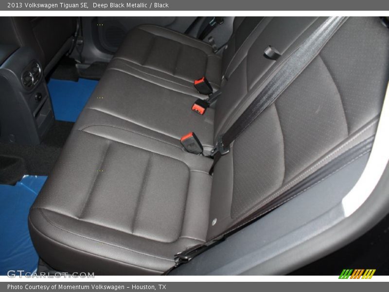 Deep Black Metallic / Black 2013 Volkswagen Tiguan SE