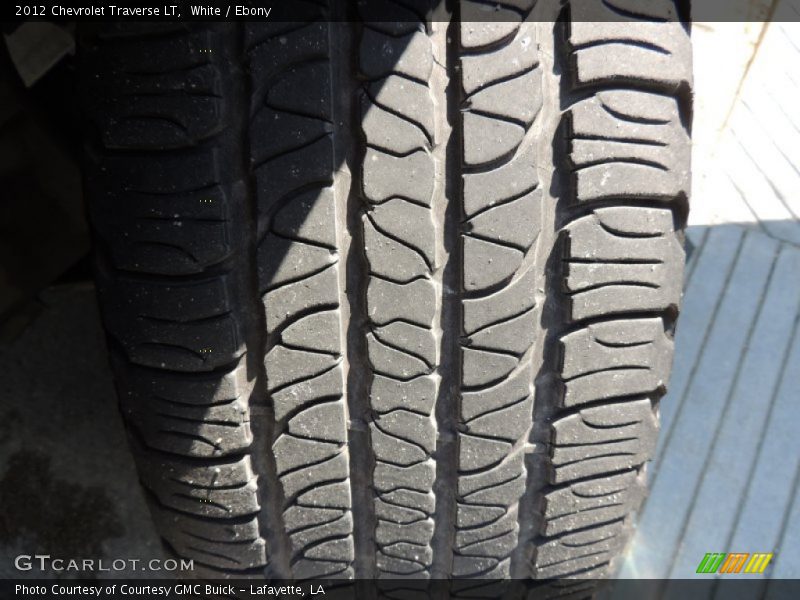 White / Ebony 2012 Chevrolet Traverse LT
