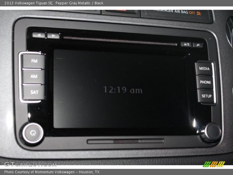 Pepper Gray Metallic / Black 2013 Volkswagen Tiguan SE