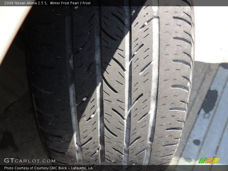 Winter Frost Pearl / Frost 2009 Nissan Altima 2.5 S