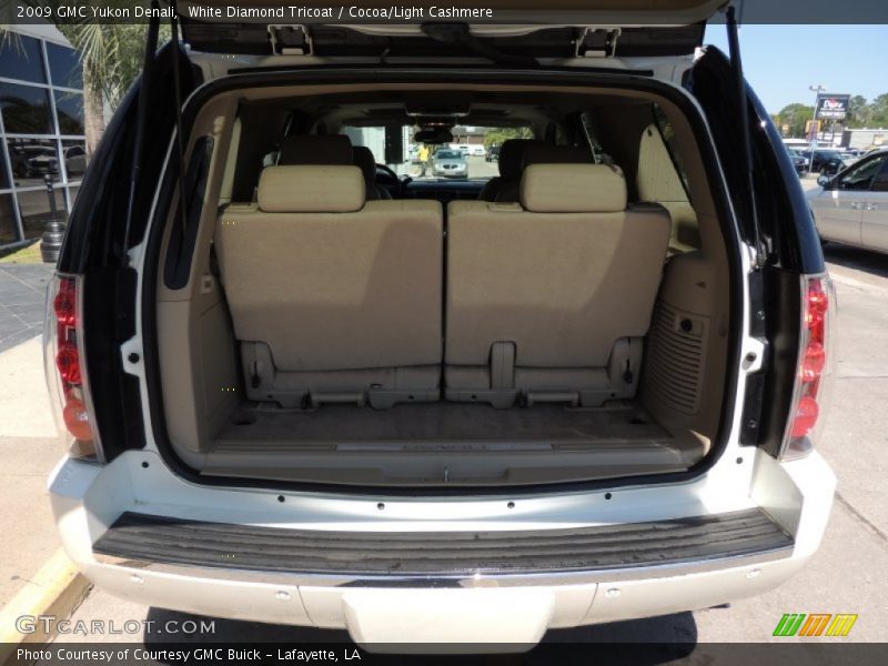 White Diamond Tricoat / Cocoa/Light Cashmere 2009 GMC Yukon Denali