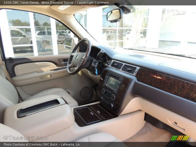 White Diamond Tricoat / Cocoa/Light Cashmere 2009 GMC Yukon Denali