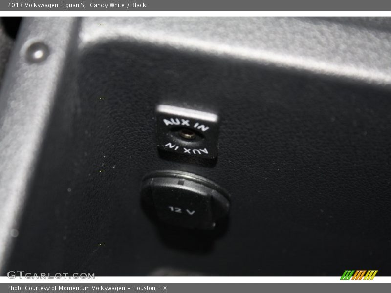 Candy White / Black 2013 Volkswagen Tiguan S