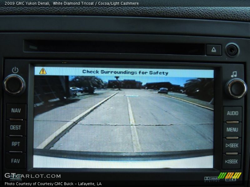 White Diamond Tricoat / Cocoa/Light Cashmere 2009 GMC Yukon Denali
