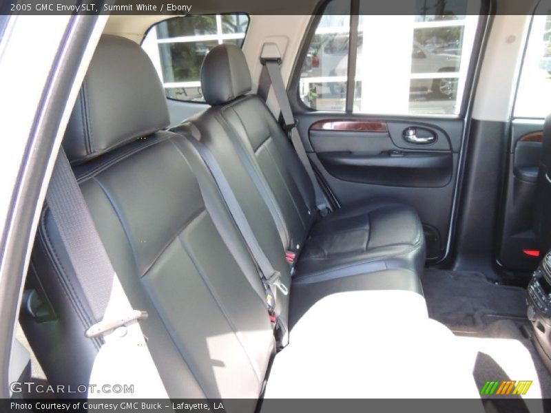 Summit White / Ebony 2005 GMC Envoy SLT