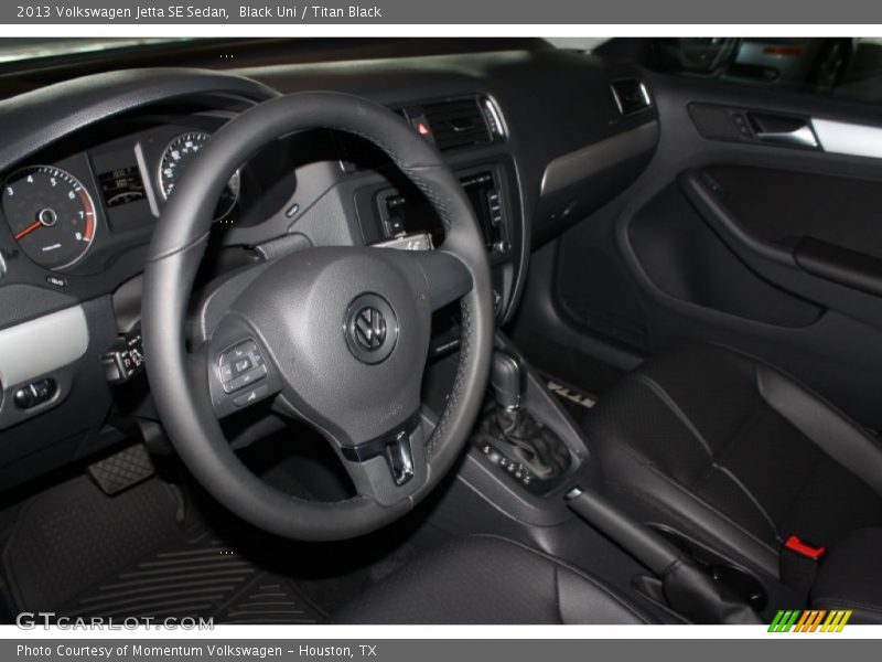 Black Uni / Titan Black 2013 Volkswagen Jetta SE Sedan