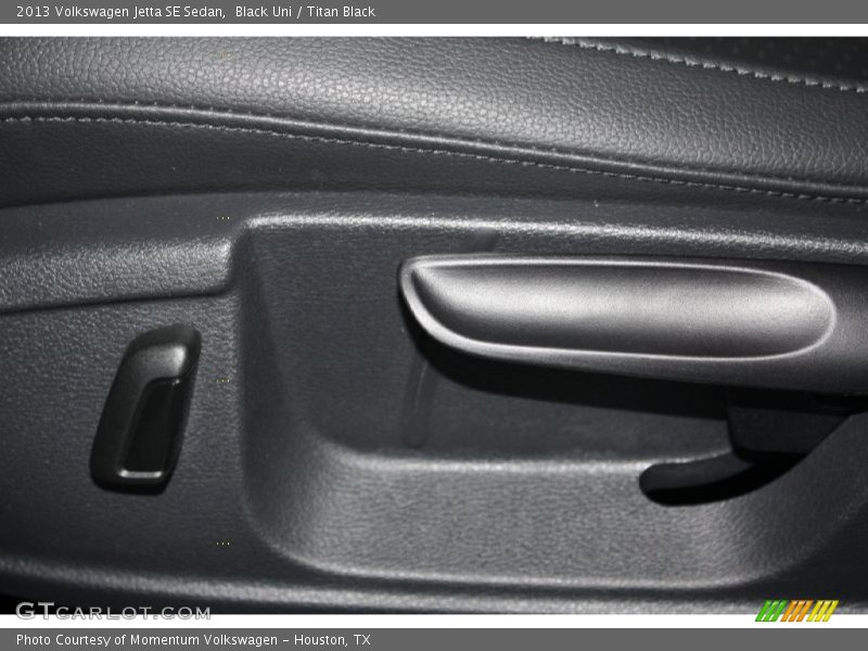 Black Uni / Titan Black 2013 Volkswagen Jetta SE Sedan