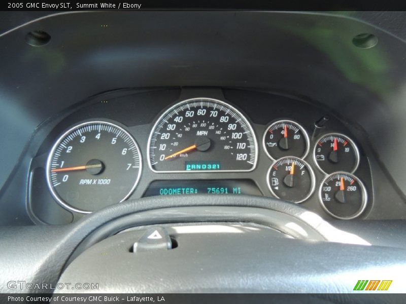 Summit White / Ebony 2005 GMC Envoy SLT