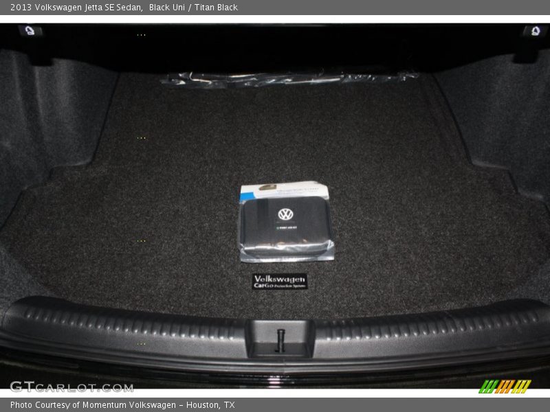 Black Uni / Titan Black 2013 Volkswagen Jetta SE Sedan