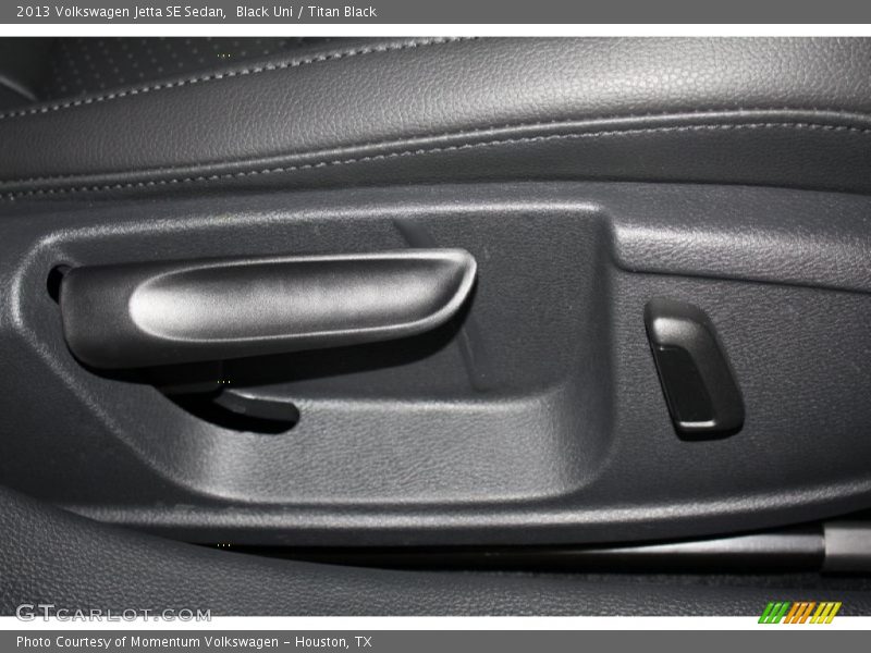 Black Uni / Titan Black 2013 Volkswagen Jetta SE Sedan