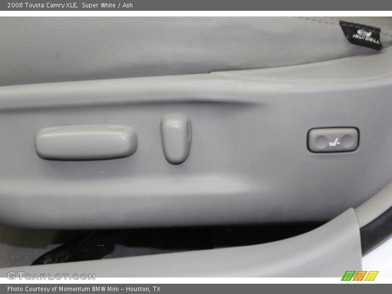 Super White / Ash 2008 Toyota Camry XLE