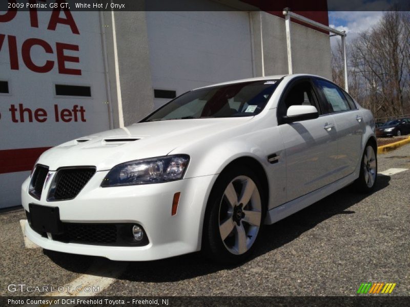 White Hot / Onyx 2009 Pontiac G8 GT