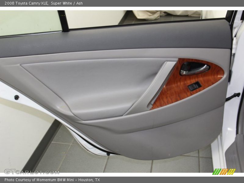 Super White / Ash 2008 Toyota Camry XLE